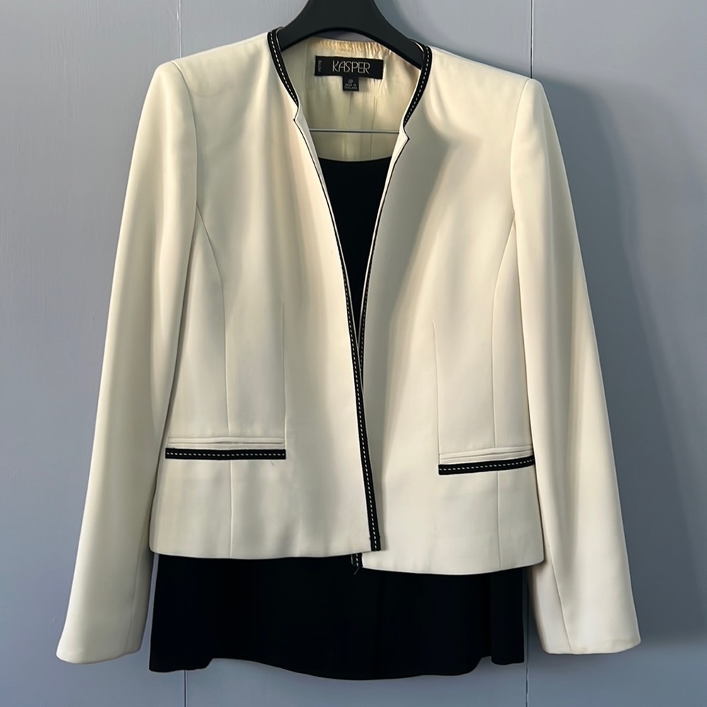 Kasper Women’s Off-white & Black Work Suit